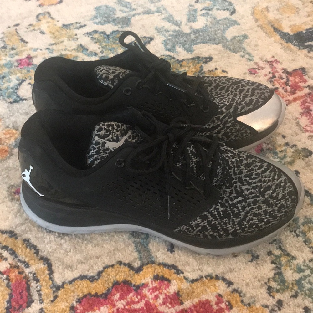 Men’s Jordan low top trainers